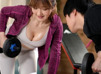 Chàng trai số hưởng và nữ PT gợi cảm địt nhau